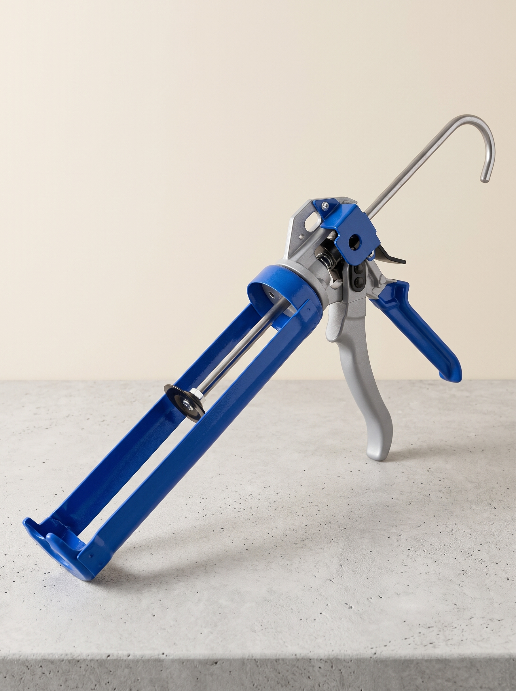 Professional Drip-Free Smooth-Rod Caulking Gun - High Thrust Ratio